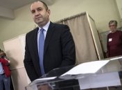 Выборы в Болгарии: во второй тур вышли генерал Радев и юрист Цачева 