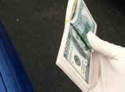 В аэропорту "Борисполь" иностранец пытался дать взятку сотруднику ГПСУ