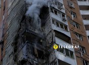 Из многоэтажки вырывались клубы дыма