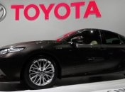В честь 40-летия Toyota Camry получила спецверсию Black Editions