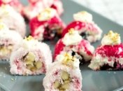 Кулинарный рецепт: Творожные роллы с бананом и черносливом