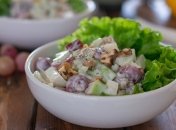 Как приготовить салат Уолдорф с грецкими орехами