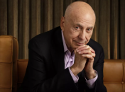 Алан Аркин оставил две книги мемуаров и несколько детских повестей