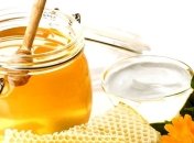 Умывание натуральным медом полезно для кожи