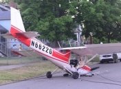 В США самолет сбил электроопору