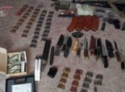 У жителя Мариуполя изъяли арсенал оружия и боеприпасов