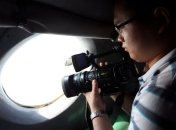 Поиск "Боинга-777-200": В Индийском океане обнаружили объекты белого цвета