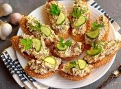 Намазка из сардин с огурцами - это быстро и вкусно