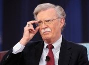 Болтон посетит парад в Киеве