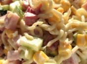 Простой, но вкусный салат с "Мивиной"