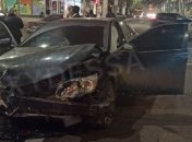 В Одессе авто на скорости протаранило другое, есть пострадавшая: видео момента ДТП