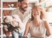 Чому жінки люблять квіти?