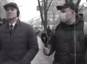 Он ни с кем не говорит: Верещук затроллила Тищенко прямо перед журналистами (видео)