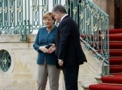 Как Меркель встречала Порошенко в замке Месеберг (Фото)