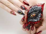 Манікюр із драконом як символом 2024 року