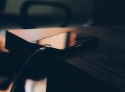 Заряджання телефону під час блекауту