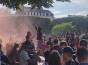 Манифестация против расизма в Лилле: полиции пришлось разгонять демонстрантов слезоточивым газом