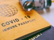 В Украине летом хотят запустить "ковидные сертификаты": что это такое и для чего нужно