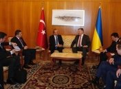 Порошенко проводит переговоры с главой МИД Турции в Стамбуле