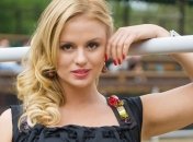 Прекрасная Анна Семенович хочет усыновить ребенка