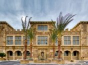 Самый большой дом из пивных бутылок (Фото)