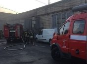 Столичные спасатели ликвидировали возгорание на одном из предприятий