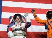 NASA показало нові скафандри для подорожей на Місяць та Марс