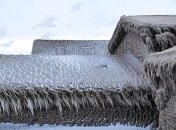 Зимний шторм: на Великих озерах непогода сковала дома льдом (Видео)