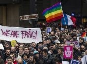 150 тыс парижан вышли на акцию в поддержку однополых браков
