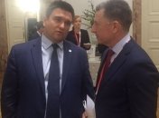 Климкин провел встречу с Волкером в Вене во время Совета министров ОБСЕ