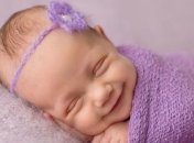 Трогательные снимки малышей, которые улыбаются во сне (Фото)