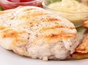 Плохо проваренное мясо курицы вредит здоровью 