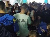 "На всю поликлинику одна медсестра": очередь на вакцинацию от коронавируса в Харькове возмутила сеть