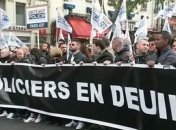 В Париже полицейские вышли на "Марш гнева"