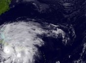 Ураган "Сэнди" набирая силу, приближается к США