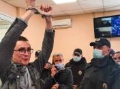 Суд признал Стерненко виновным по двум статьям: оправдали только в деле "о 300 гривнах"