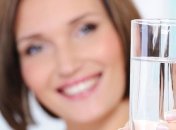 Стало известно, сколько воды в день нужно пить для красоты и здоровья