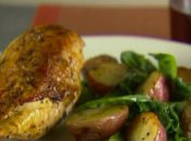 Запеченная куриная грудка с картофелем и рукколой