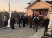 На Буковине столкнулись сторонники УПЦ и ПЦУ (Фото)