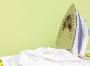 Практично всі речі страждають від забруднень на підошві праски