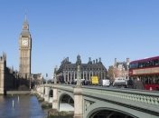 Драка и стрельба: полиция перекрыла мост в центре Лондона (Видео)