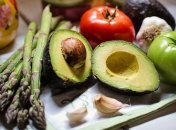 Диетологи подсказали, какие овощи существенно замедляют похудение