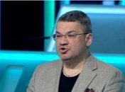 На украинском ТВ вышиванку сравнили с перьями у апачи