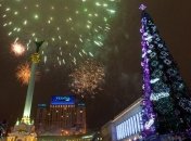 Монтаж главной елки страны начался в Киеве