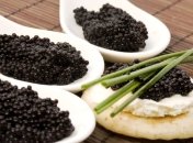 Поклонникам черной икры: польза и вред дорогого продукта питания 