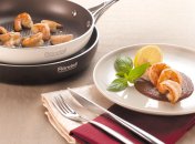 Тигровые креветки с шоколадно-яблочным соусом