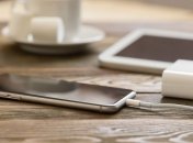 Заряжается ли выключенный смартфон быстрее