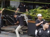 В центре Джакарты слышны новые взрывы