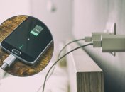 Деякі наші звички можуть пошкодити як сам телефон, так і додаткові гаджети до нього