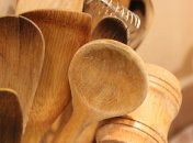 Чим відмити кухонні лопатки